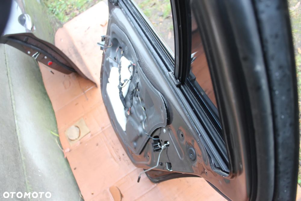 DRZWI TYLNE PRAWE BMW F11 A17 2012 - 17