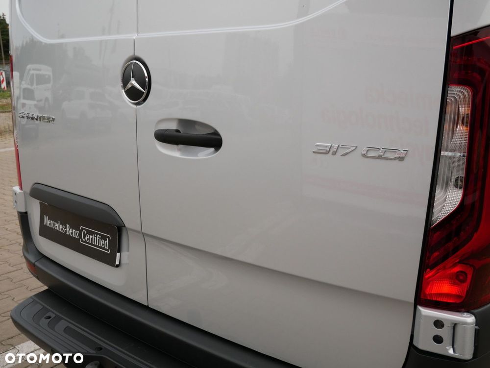 Mercedes-Benz Sprinter - 28