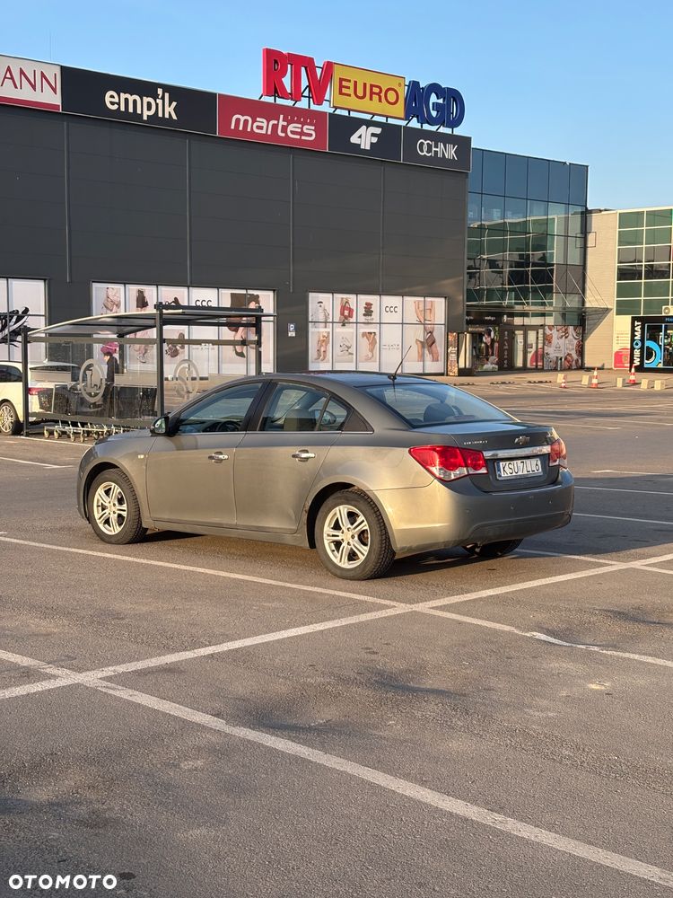 Chevrolet Cruze 1.6 Base - 5