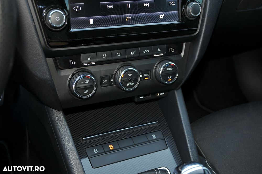 Skoda Octavia 2.0 TDI RS DSG - 16