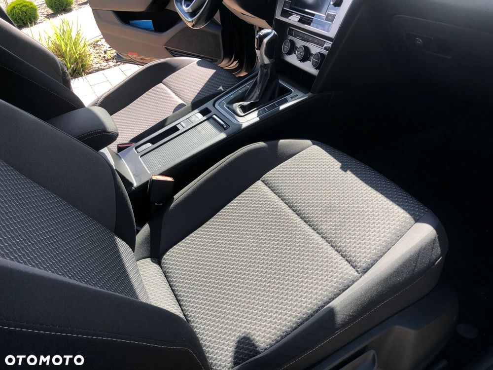 Volkswagen Passat 2.0 TDI SCR Comfortline - 19