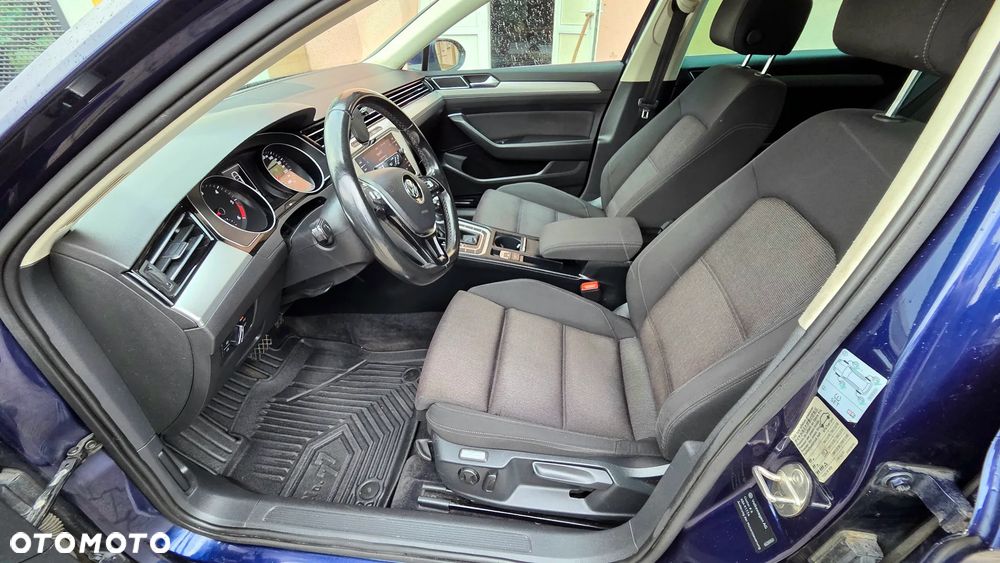 Volkswagen Passat - 7