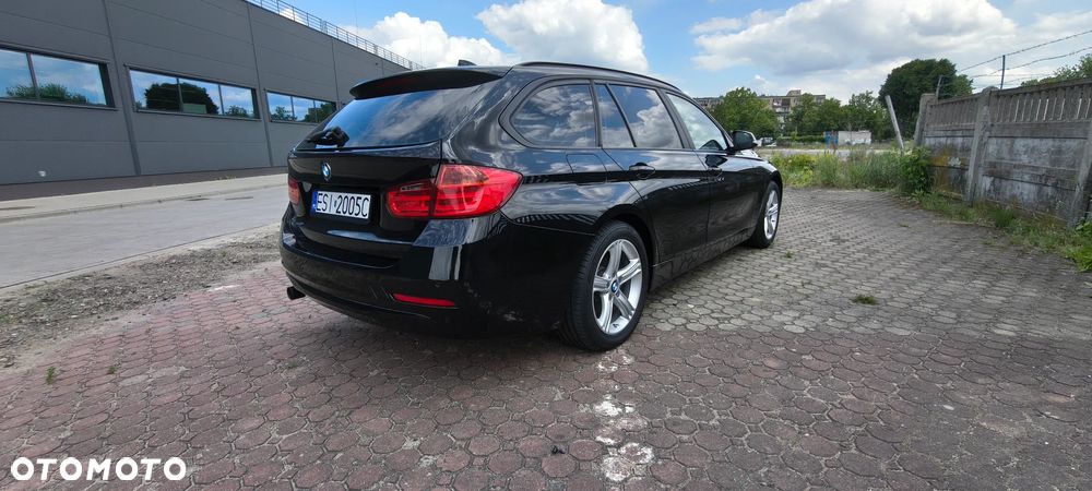 BMW Seria 3 318d DPF Edition Exclusive - 24