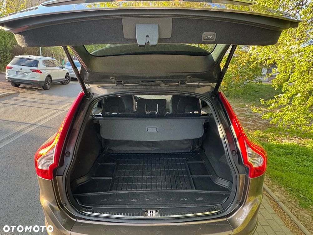 Volvo XC 60 D5 AWD Momentum - 11