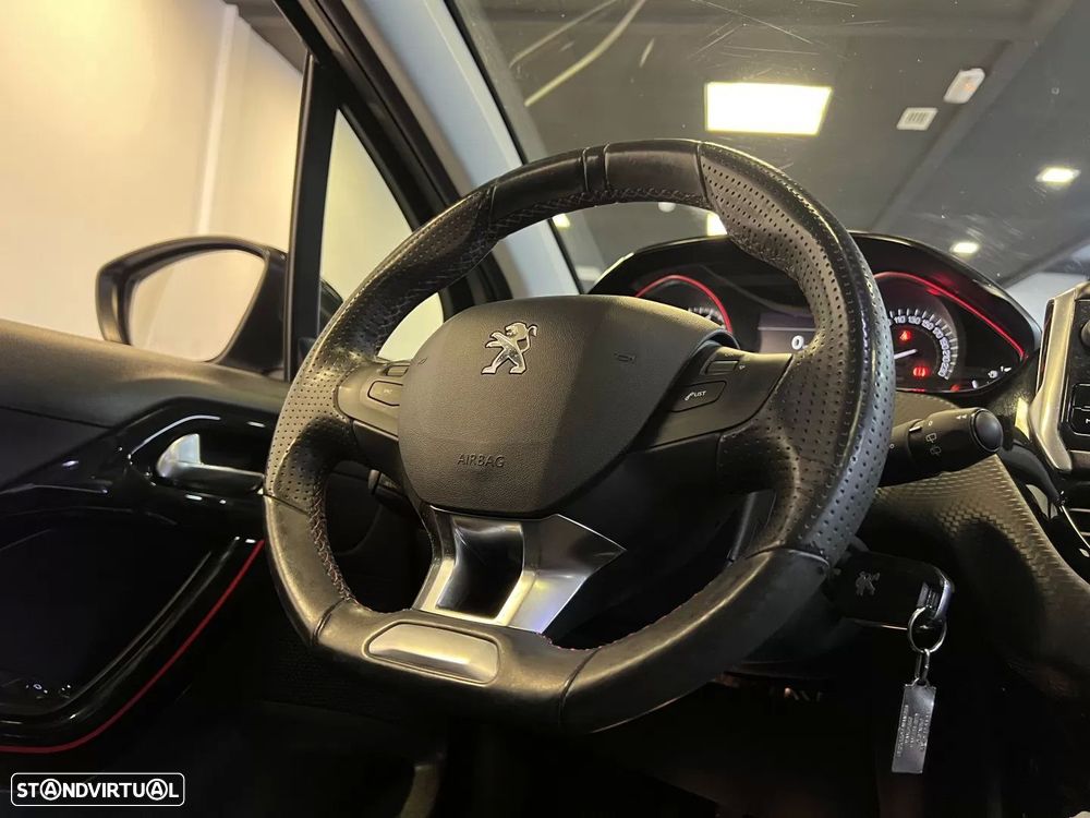 Peugeot 2008 1.2 PureTech GT Line — fotografia 48