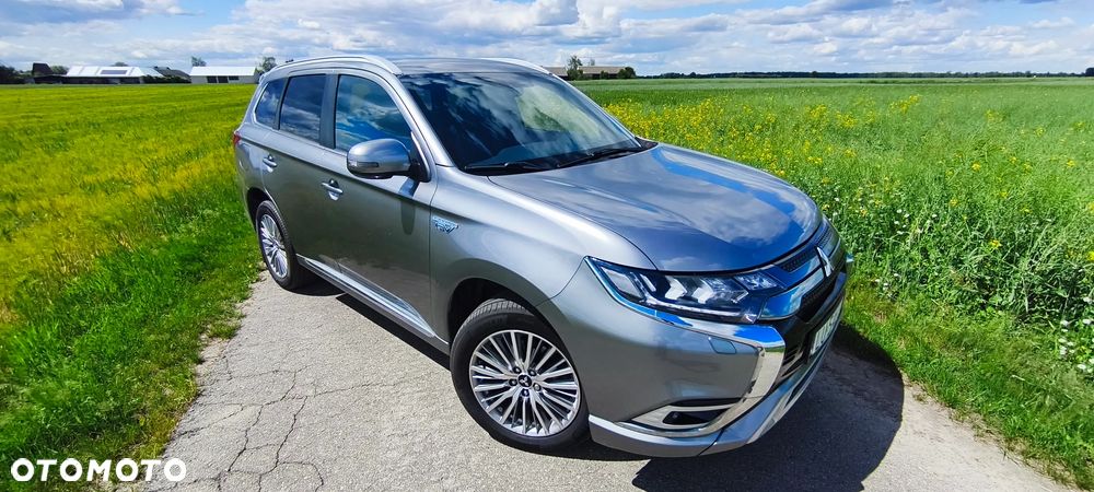 Mitsubishi Outlander 2.4 4WD Top - 2