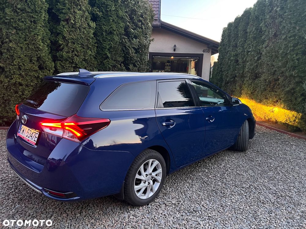 Toyota Auris 1.4 D-4D Premium - 2