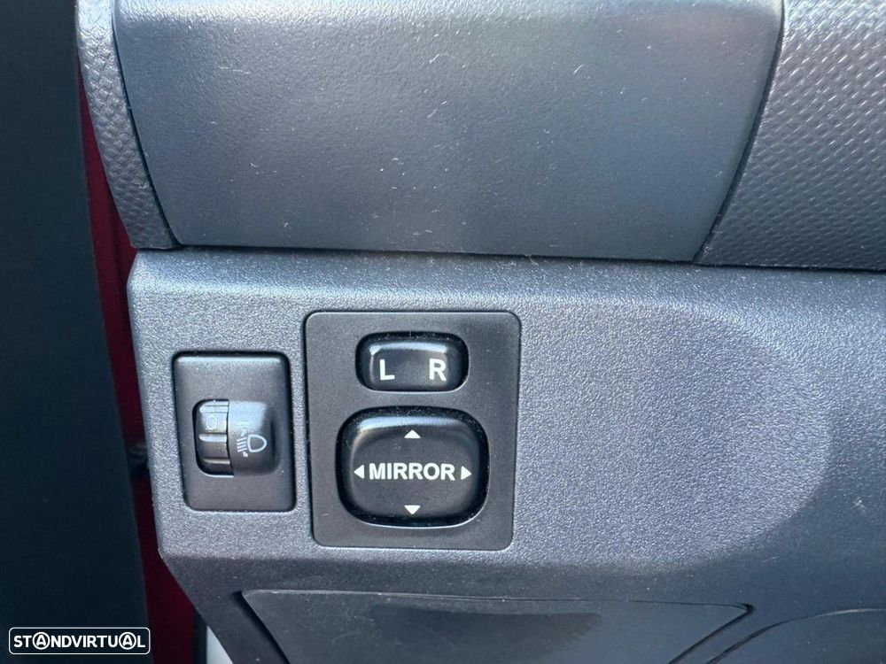 Toyota Yaris 1.0 VVT-i AC - 8