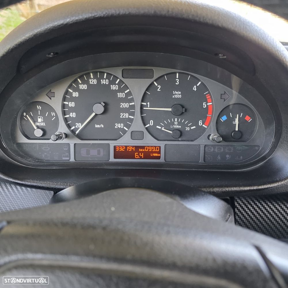 BMW 320 d Touring - 16