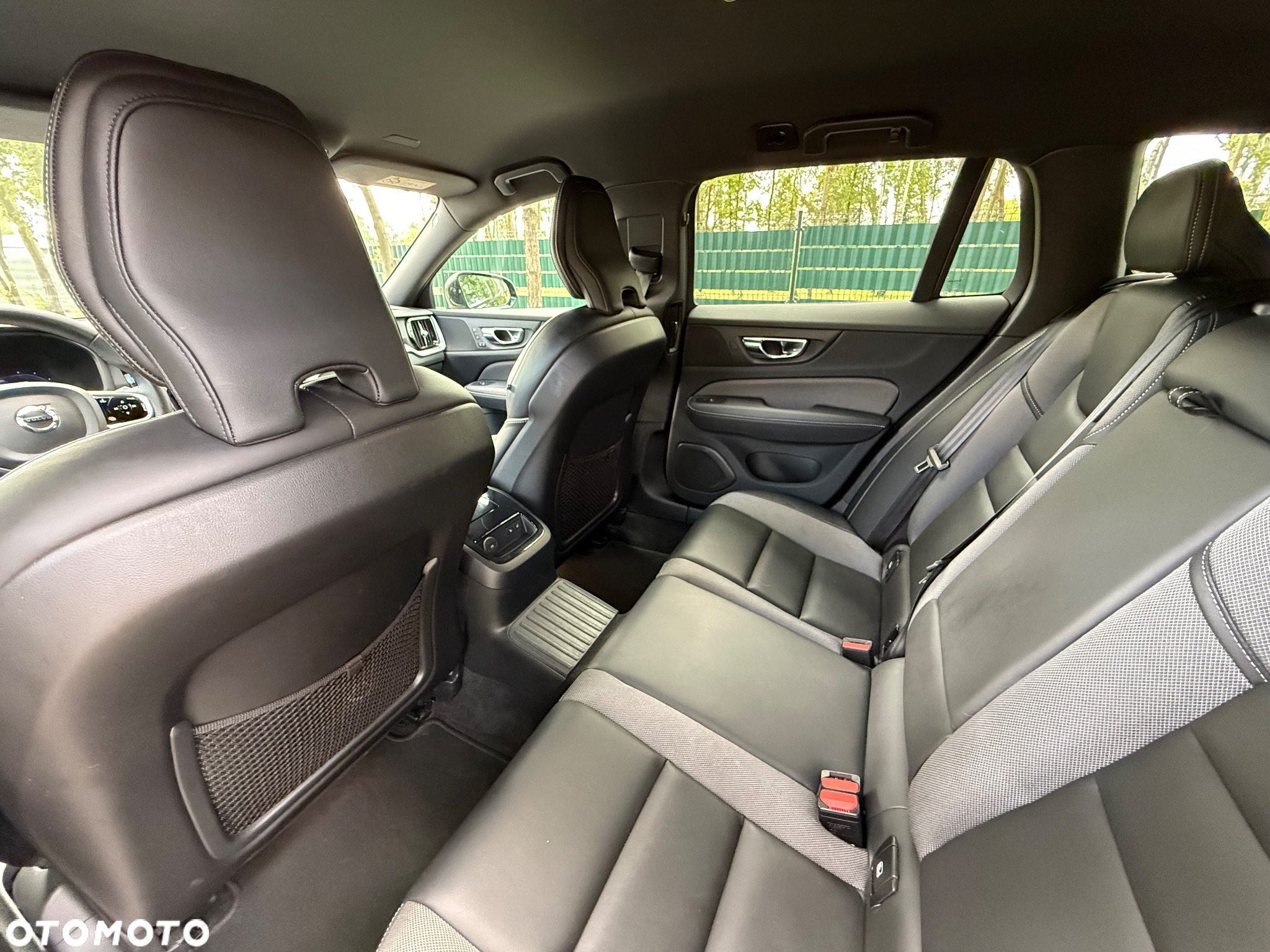 Volvo V60 T6 AWD Recharge Geartronic RDesign - 13