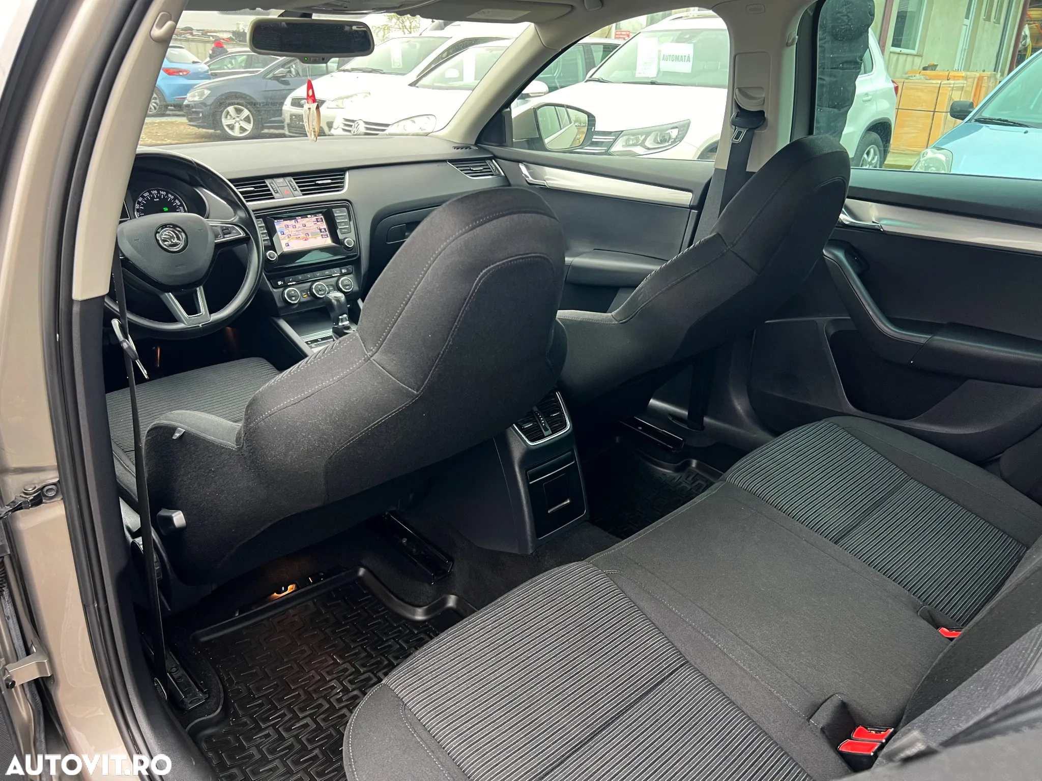 Skoda Octavia 1.6 TDI DSG Ambition - 28