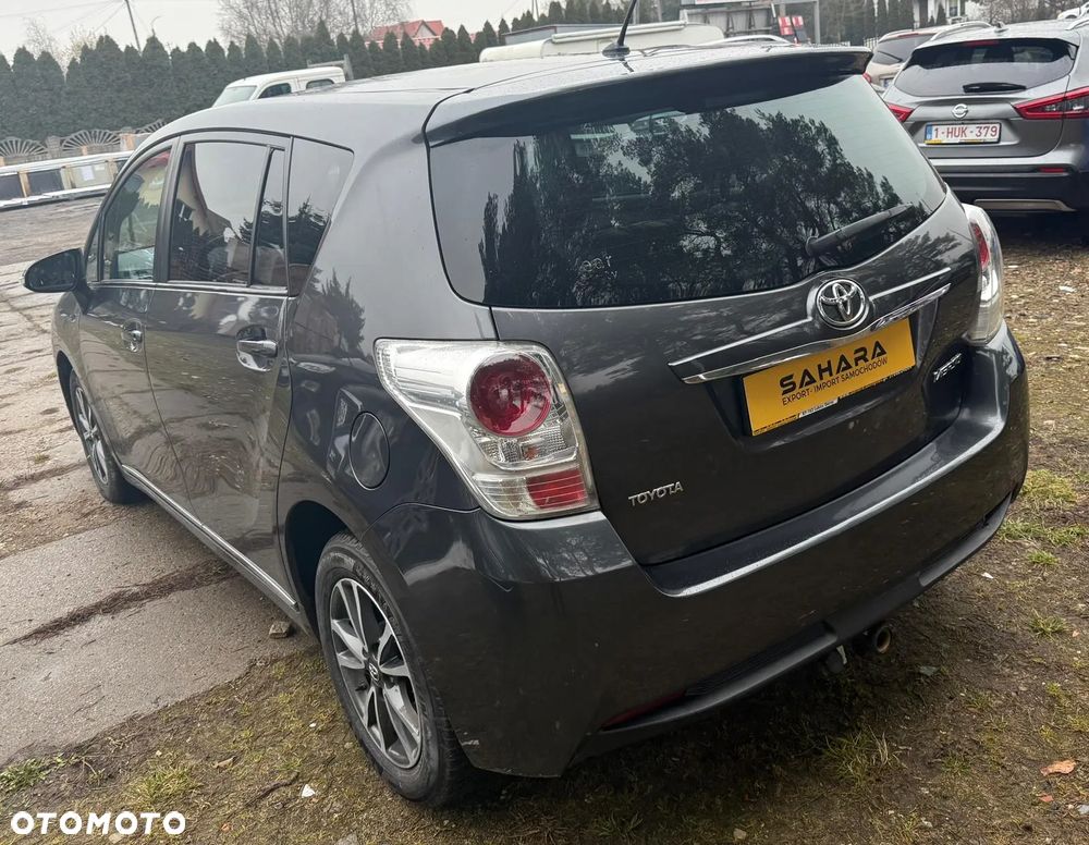 Toyota Verso 1.6 D-4D 5-Sitzer Start/Stop Executive - 8