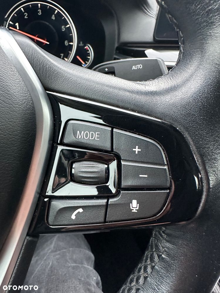 BMW Seria 5 530i xDrive Luxury Line - 21