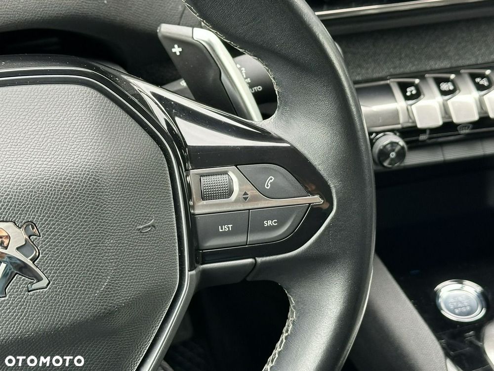 Peugeot 3008 1.2 PureTech Allure S&S EAT8 - 33