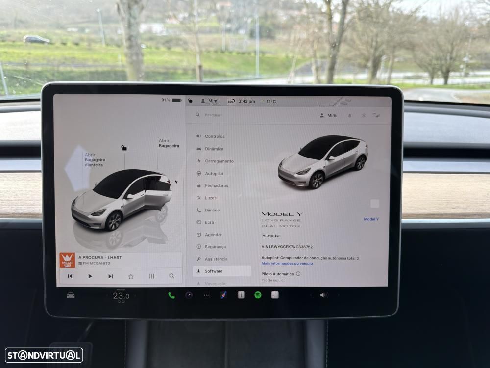 Tesla Model Y Long Range Dual Motor AWD - 27