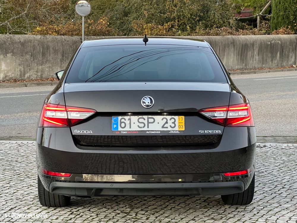 Skoda Superb 2.0 TDI Sportline - 16
