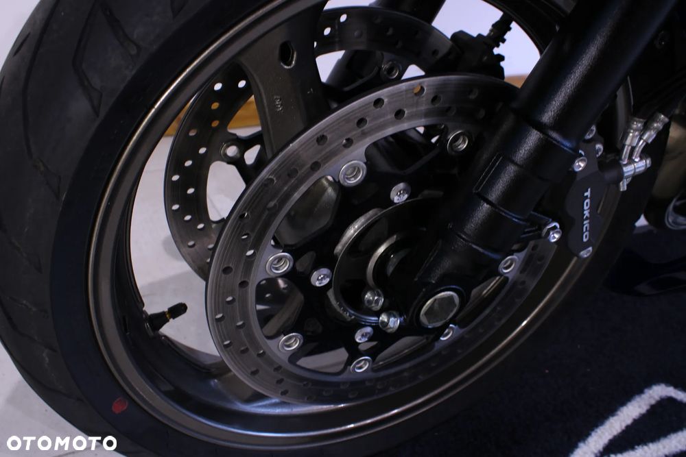 Suzuki GSX - 33
