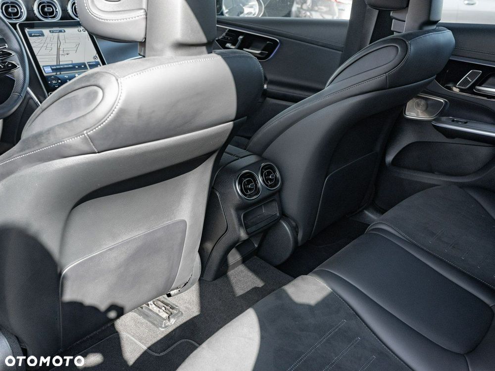 Mercedes-Benz GLC - 24