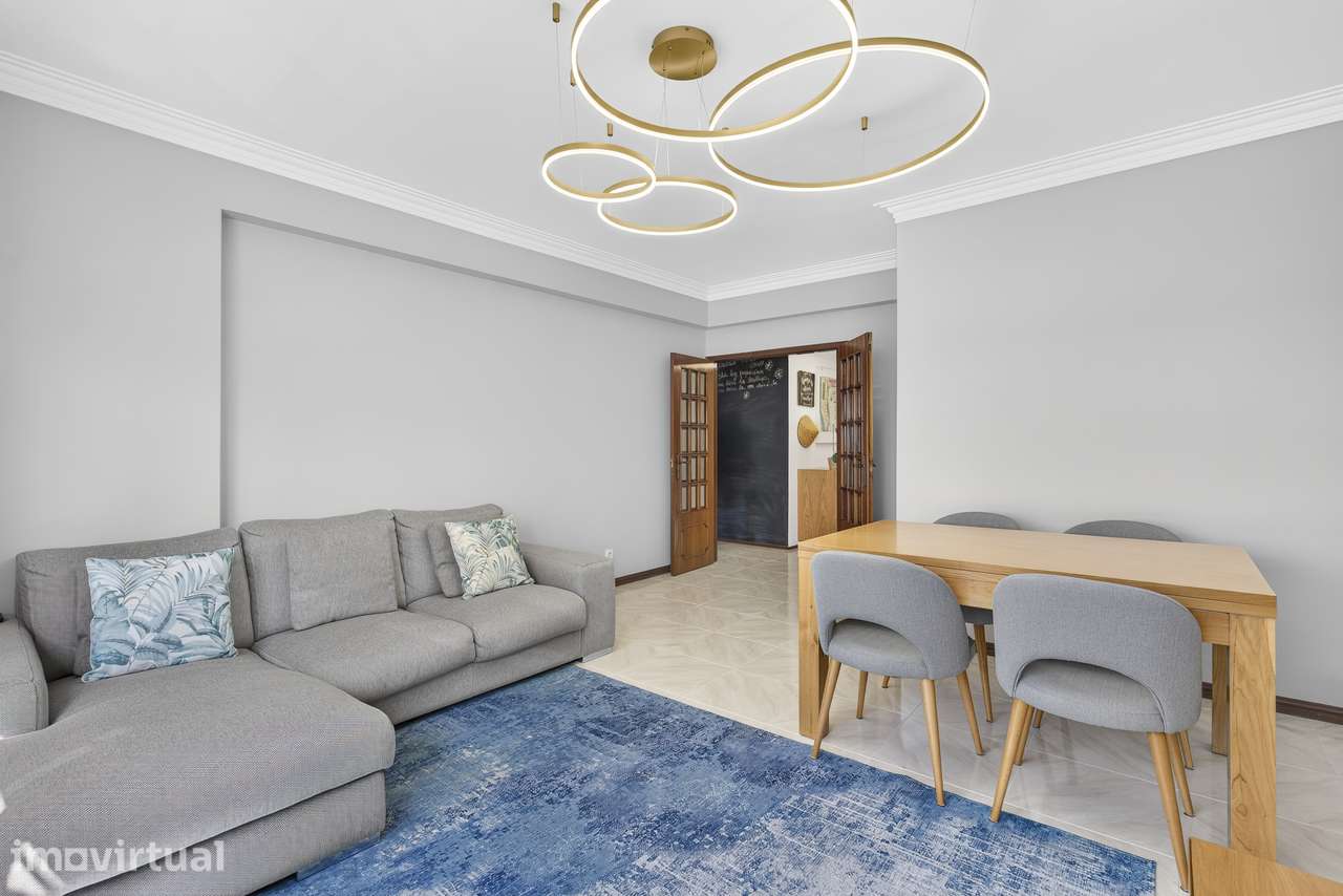 Apartamento T2 Chapim Espaçoso | Lugar de Estacionamento| Arrecadação - Grande imagem: 2/32
