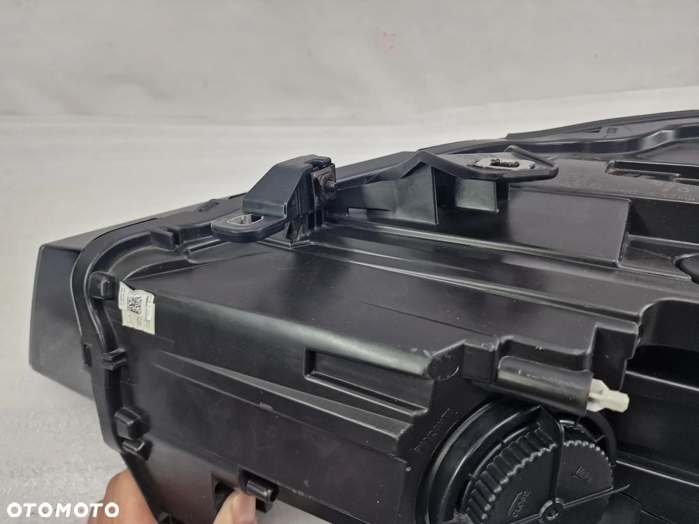 AUDI Q2 81A 16- PRAWA LAMPA PRZEDNIA PRZÓD ZWYKŁA , NR 81A941004 , NR AUKCJI LA733 - 12