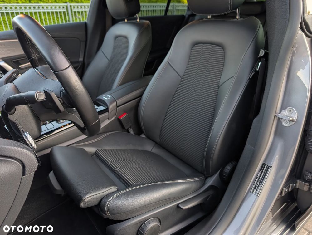 Mercedes-Benz CLA 200 d Progressive 8G-DCT - 21