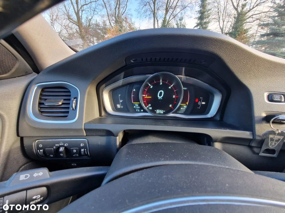 Volvo V60 D2 Momentum - 27