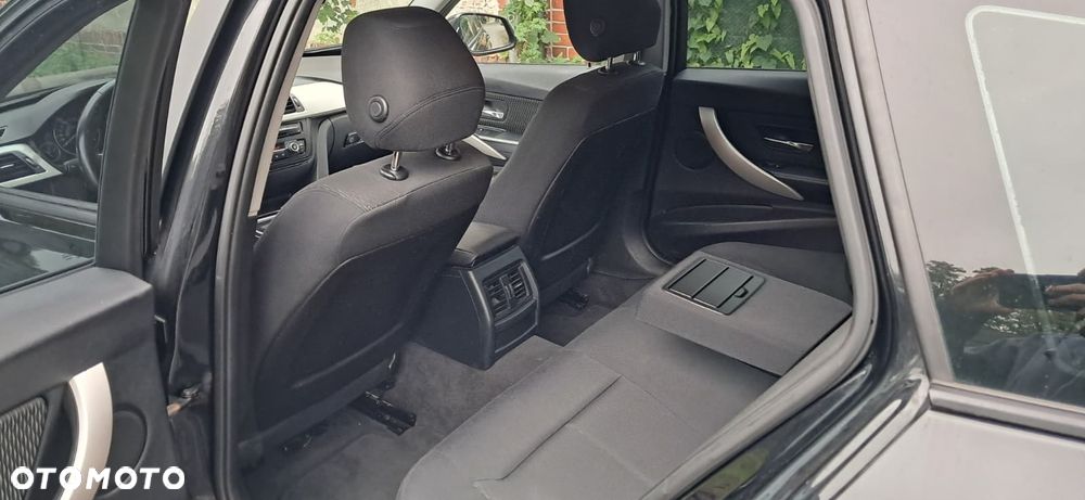 BMW Seria 3 320d - 19