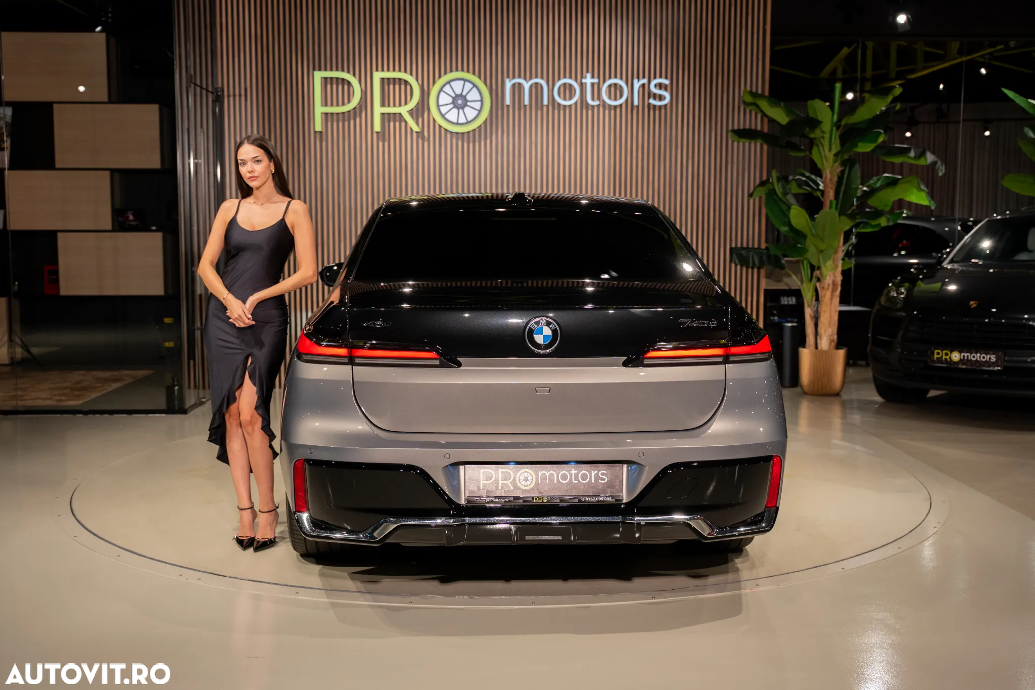 BMW Seria 7 740d xDrive MHEV - 14