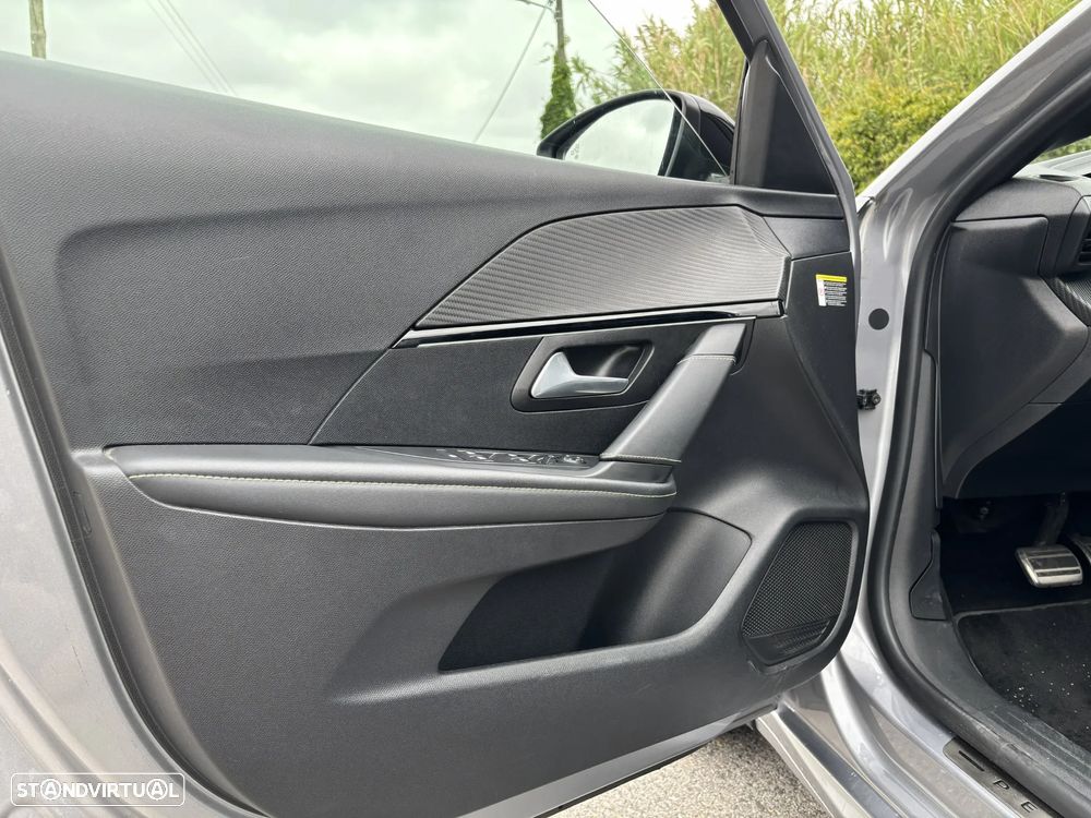 Peugeot e-208 50 kWh GT - 10