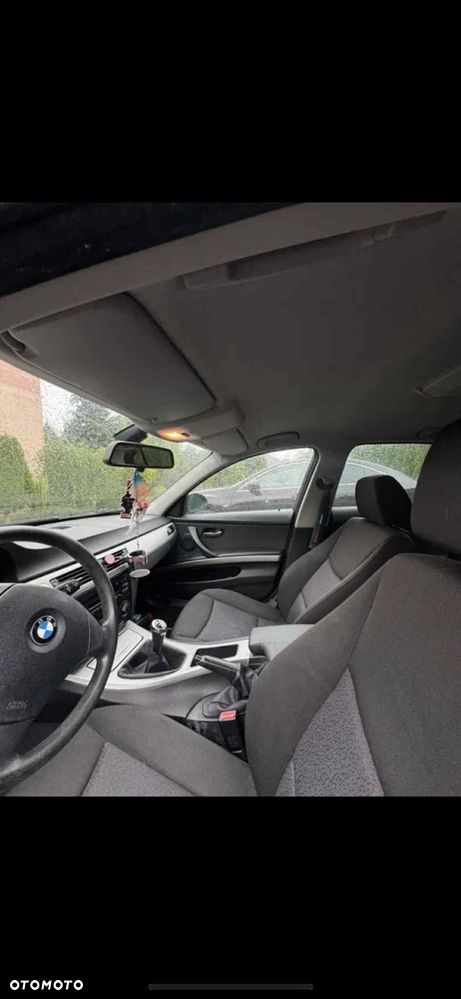 BMW Seria 3 318i - 6
