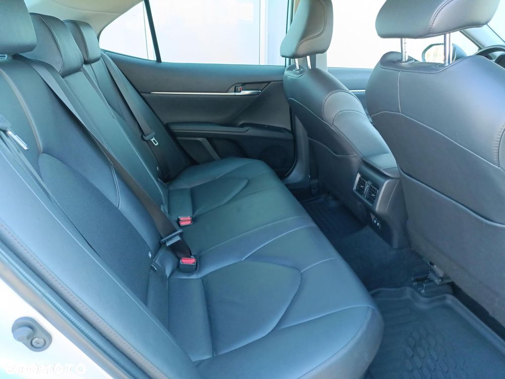 Toyota Camry 2.5 Hybrid Comfort CVT - 14