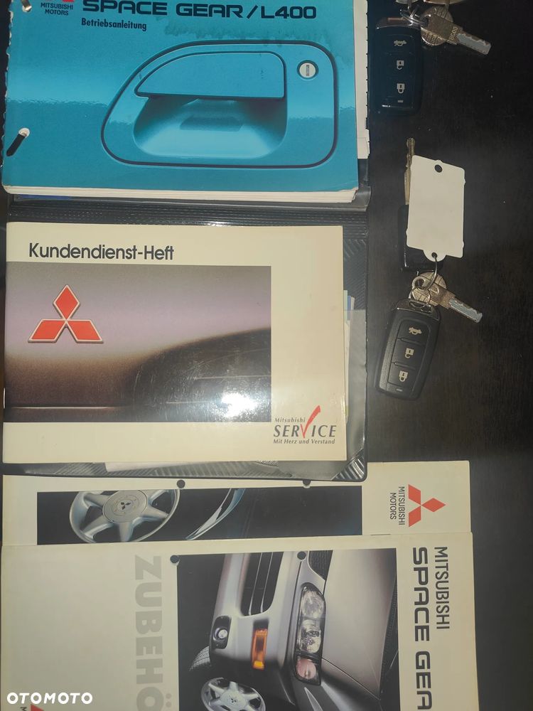 Mitsubishi Space Gear - 14