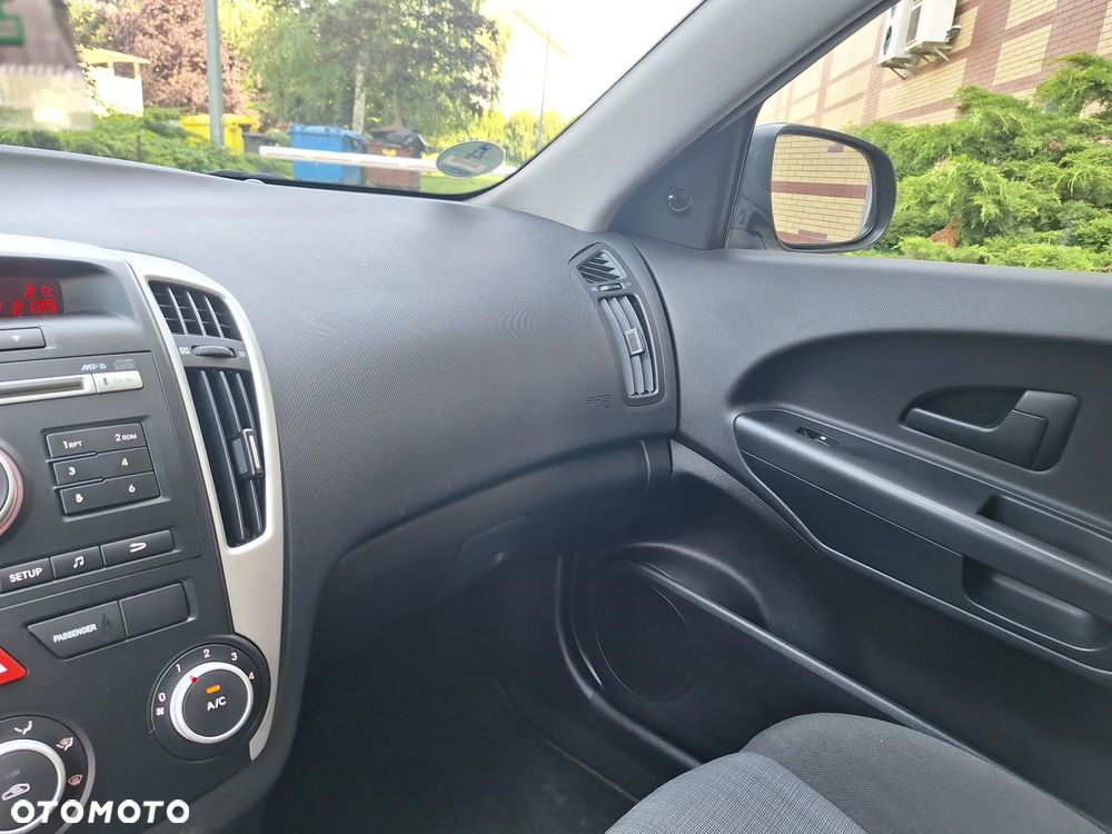 Kia Ceed 1.4 CVVT Spirit - 29