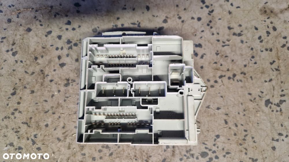 FIAT CROMA II 1.9 JTD SKRZYNKA BEZPIECZNIKÓW 51738102 - 4