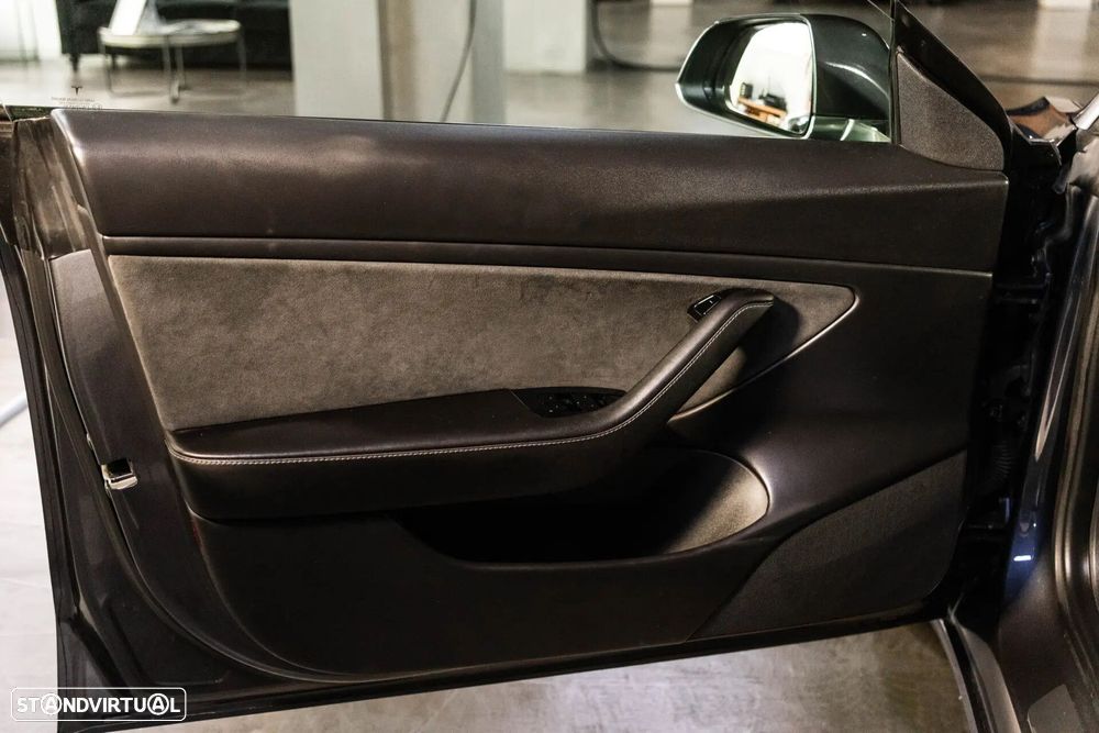 Tesla Model 3 - 34