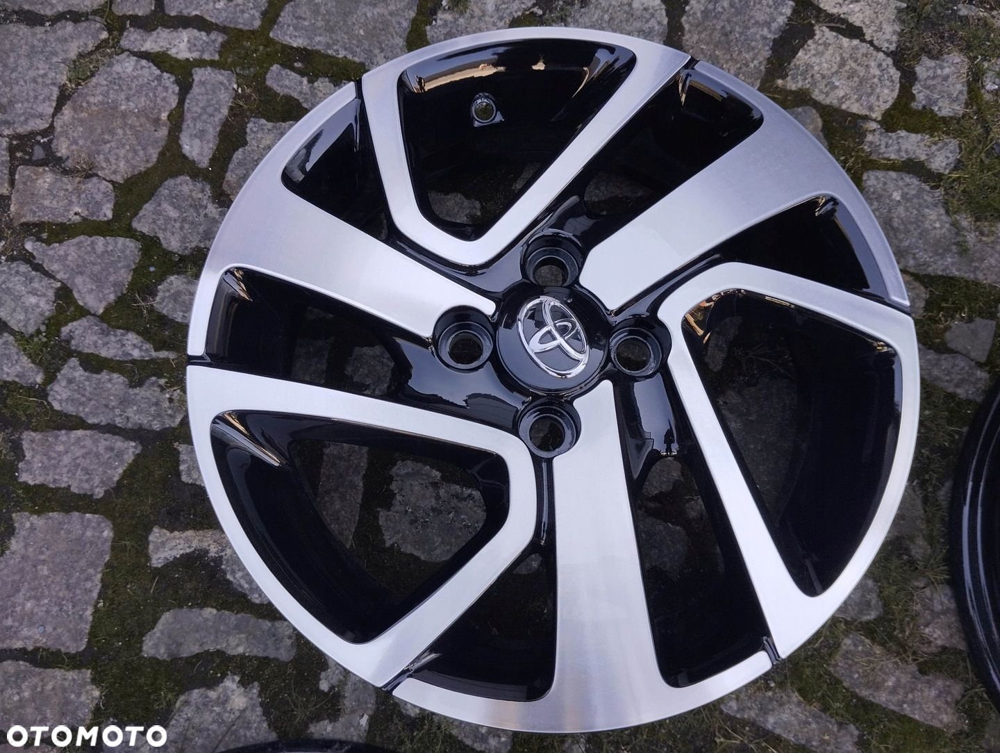 Felgi Alu Peugeot 108 Citroen C1 Toyota Aygo 4x100 15 - 10