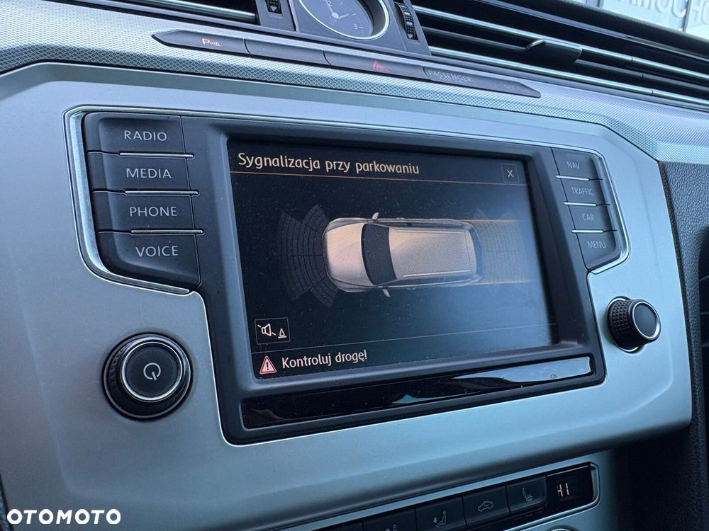 Volkswagen Passat - 27