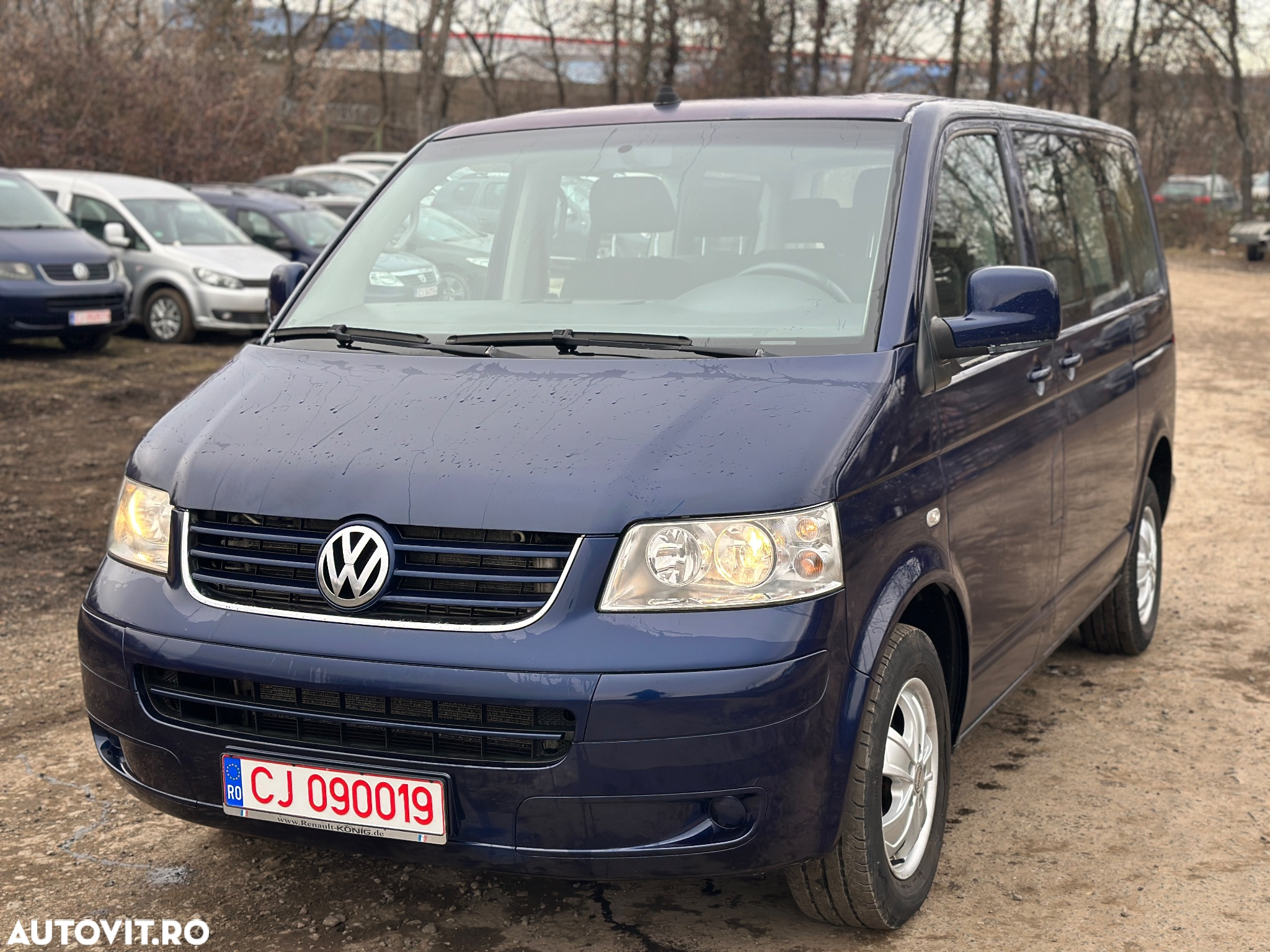 Volkswagen Caravelle - 2