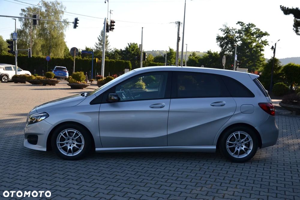 Mercedes-Benz Klasa B 200 7G-DCT UrbanStyle Edition - 3