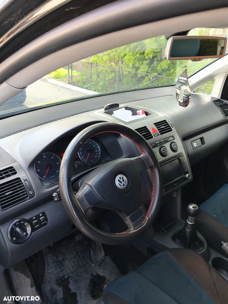 Volkswagen Touran 1.9 TDI Highline - 3