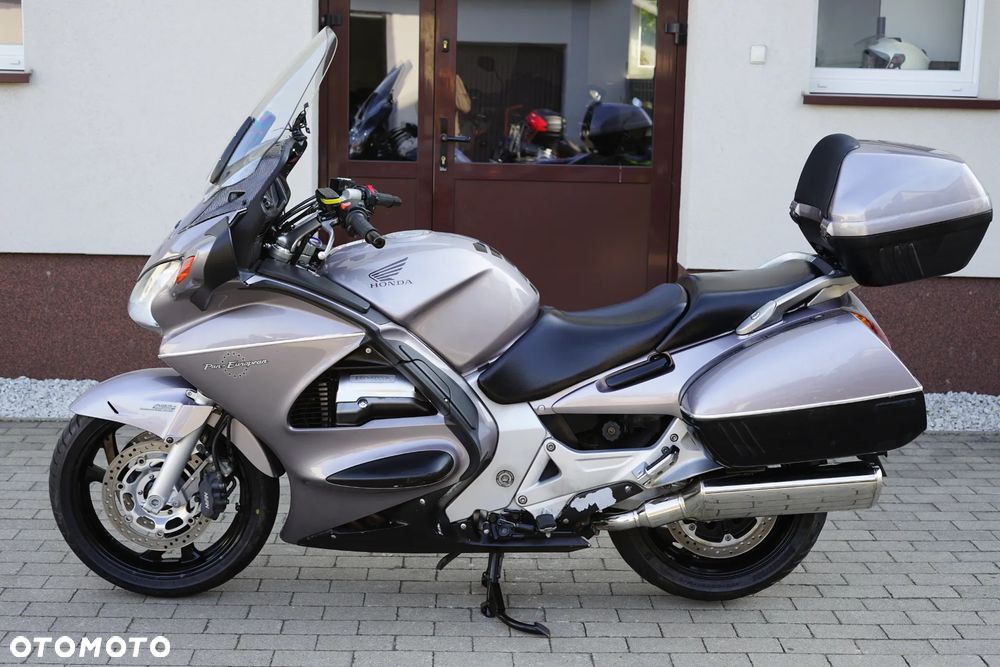 Honda ST - 19