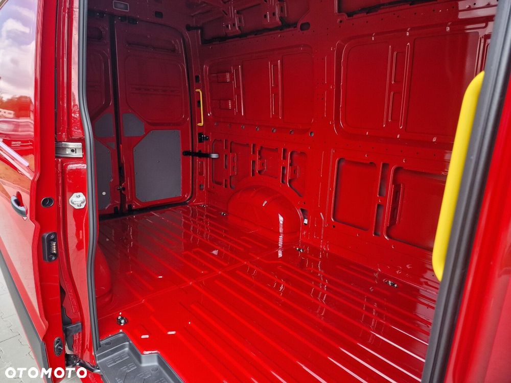 Volkswagen Crafter - 13