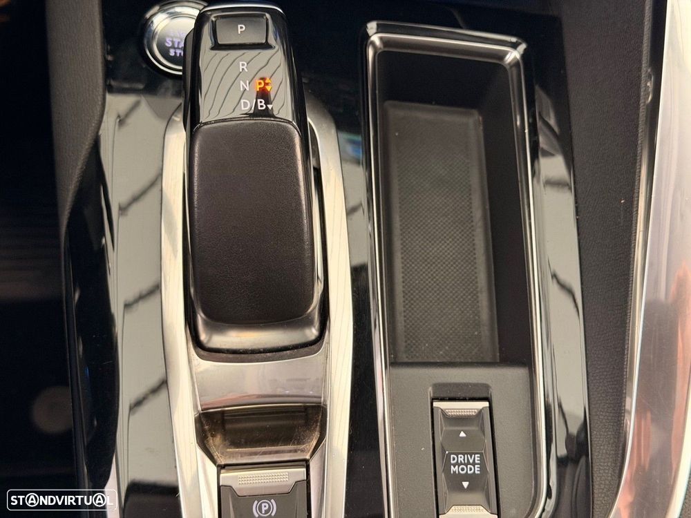 Peugeot 3008 1.6 Hybrid Allure Pack e-EAT8 - 39