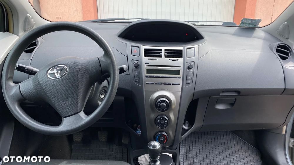 Toyota Yaris 1.33 Luna - 10