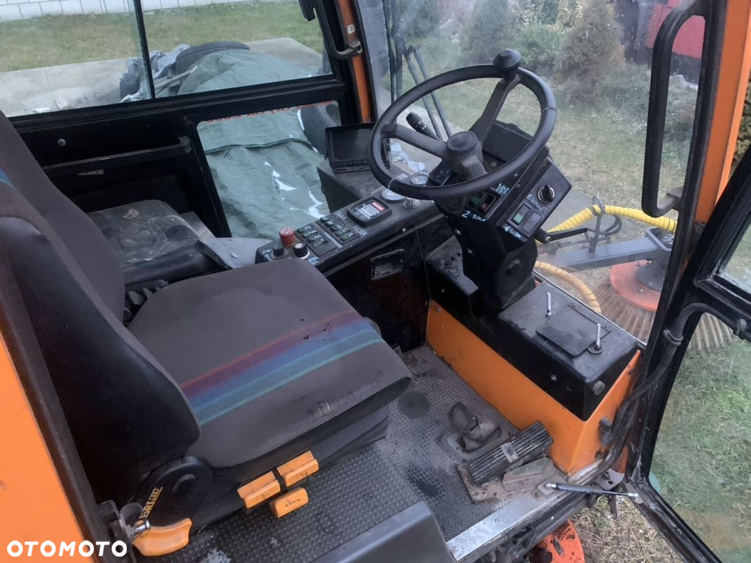 Kubota Bucher Guyer City Cat CC 2000 - 14