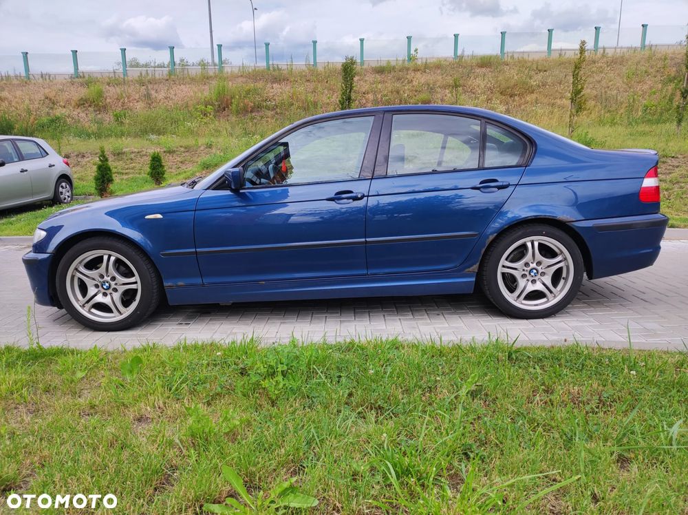 BMW Seria 3 318i - 4