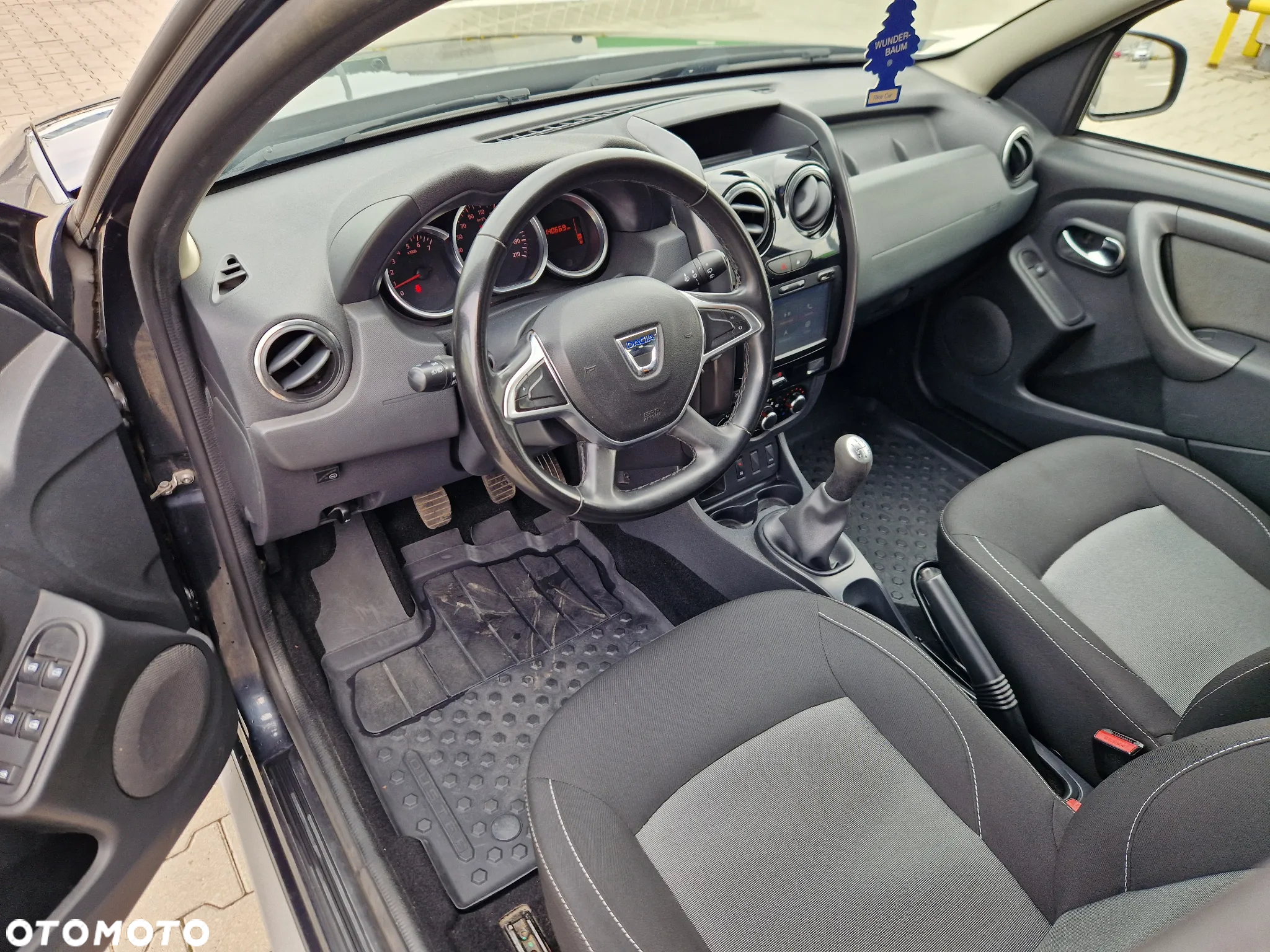 Dacia Duster 1.6 SCe Laureate S&S - 13