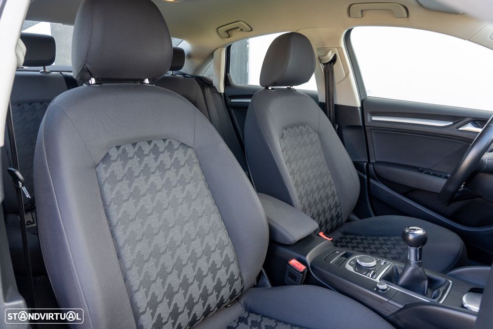 Audi A3 Limousine 1.6 TDI S-line - 28