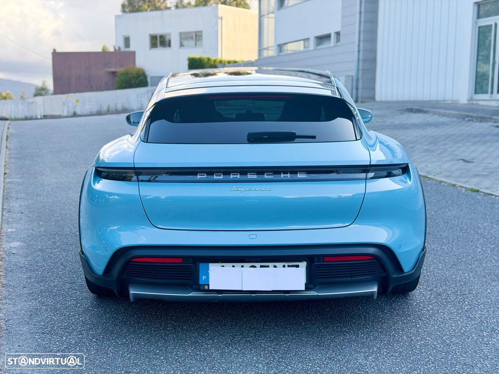 Porsche Taycan Cross Turismo 4 - 19