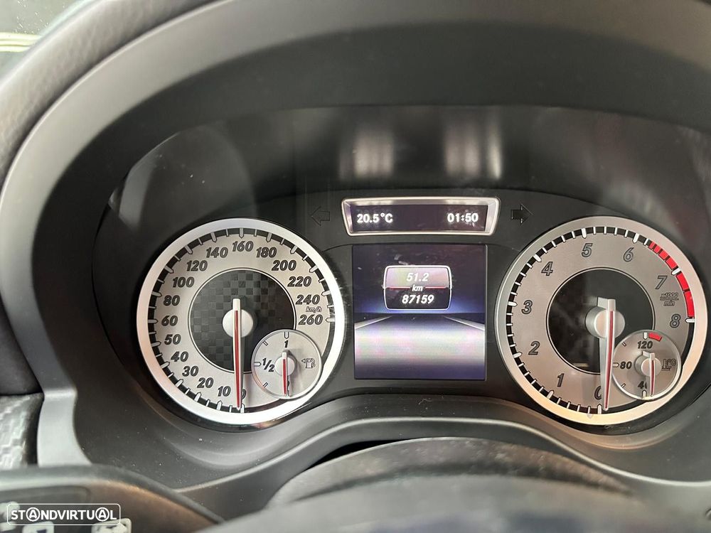 Mercedes-Benz A 180 AMG Line - 18